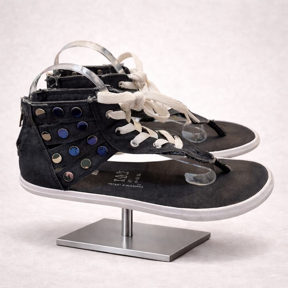 Converse Chuck Taylor All Star Women’s Black Studs Zipper Thong Sandals 8